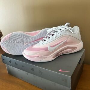 Nike A’One Women's Soft Pink and White basketball Sneakers size 6.5 new in box